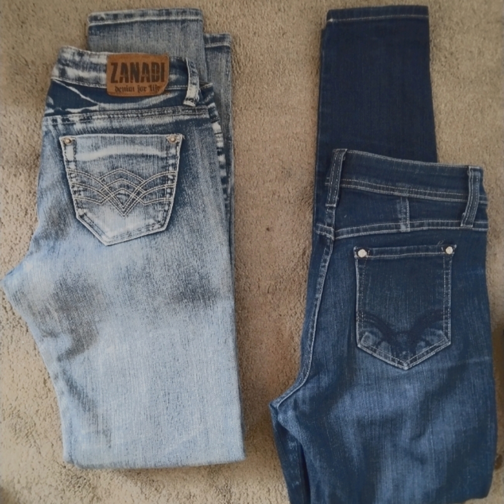 6 pair of really nice jeans all name brand for a hundred